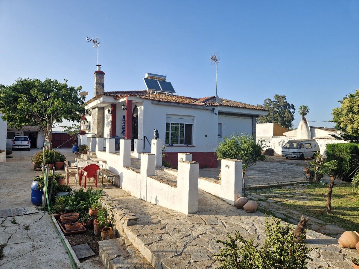 Exterior view of Residential for sale in San Juan del Puerto