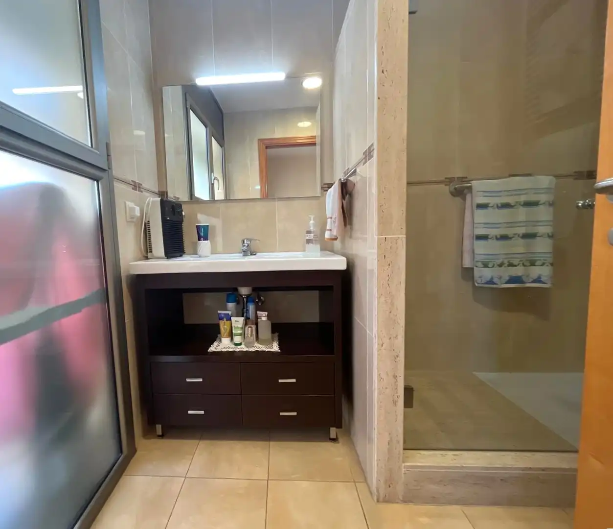 Baño de Casa adosada en venta en Palamós con Aire acondicionado, Calefacción y Terraza