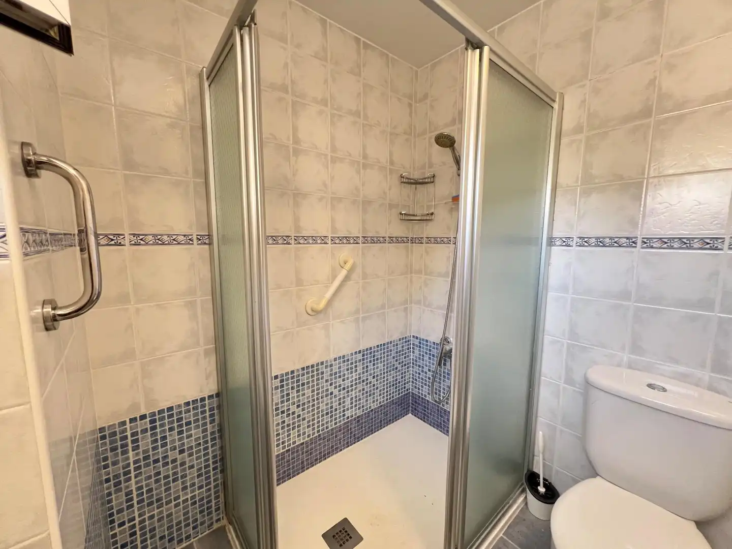 Badezimmer von Dachboden zum Verkauf in Torremolinos mit Klimaanlage, Heizung und Terrasse