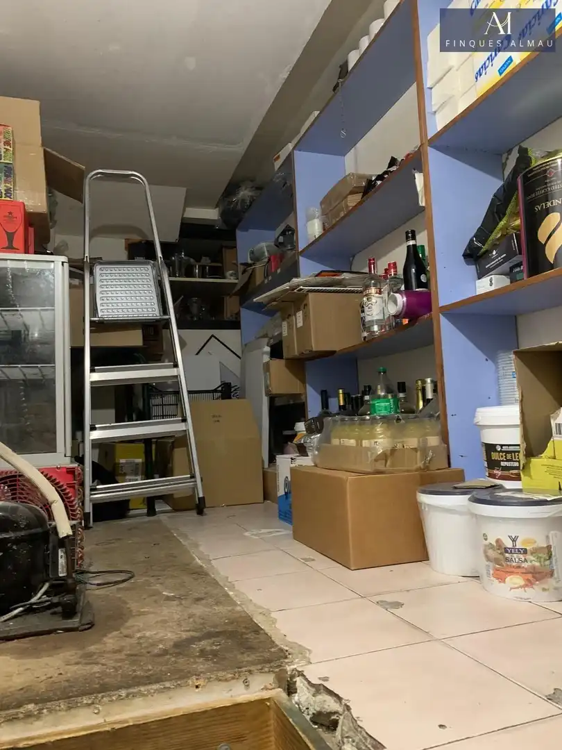 Local de alquiler en Vilanova i la Geltrú con Aire acondicionado y Amueblado