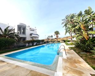 Piscina de Àtic de lloguer en Mijas amb Aire condicionat, Terrassa i Balcó