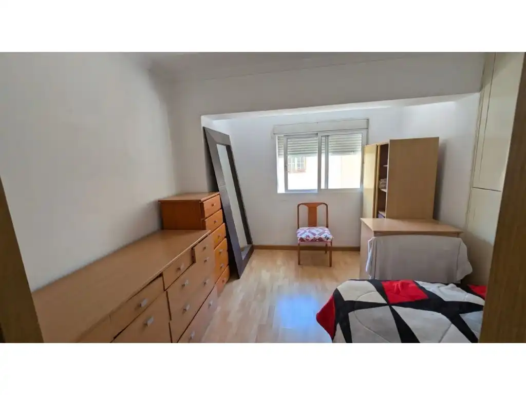 Schlafzimmer von Wohnung zum Verkauf in Mislata mit Klimaanlage, Ofen und Balkon