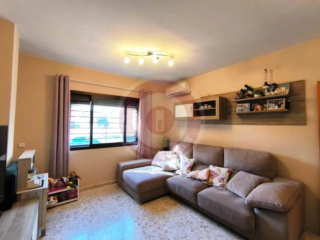 Sala de estar de Casa adosada en venta en Vélez-Málaga con Aire acondicionado, Terraza y Balcón