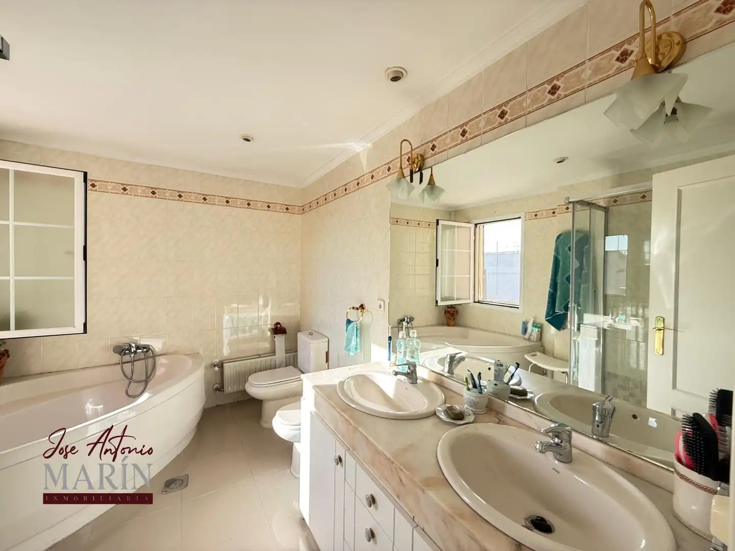 Baño de Casa o chalet en venta en Badajoz con Aire acondicionado, Calefacción y Jardín privado