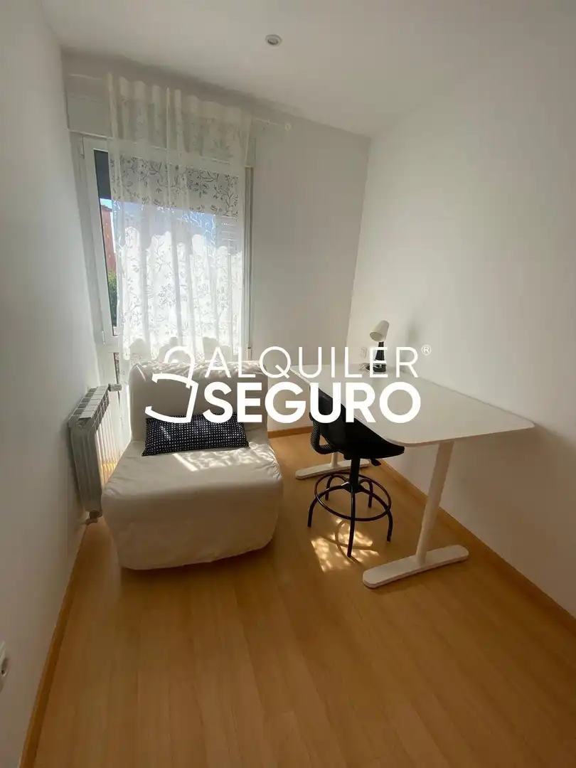 Habitación de Piso de alquiler en Guadalajara con Calefacción y Amueblado