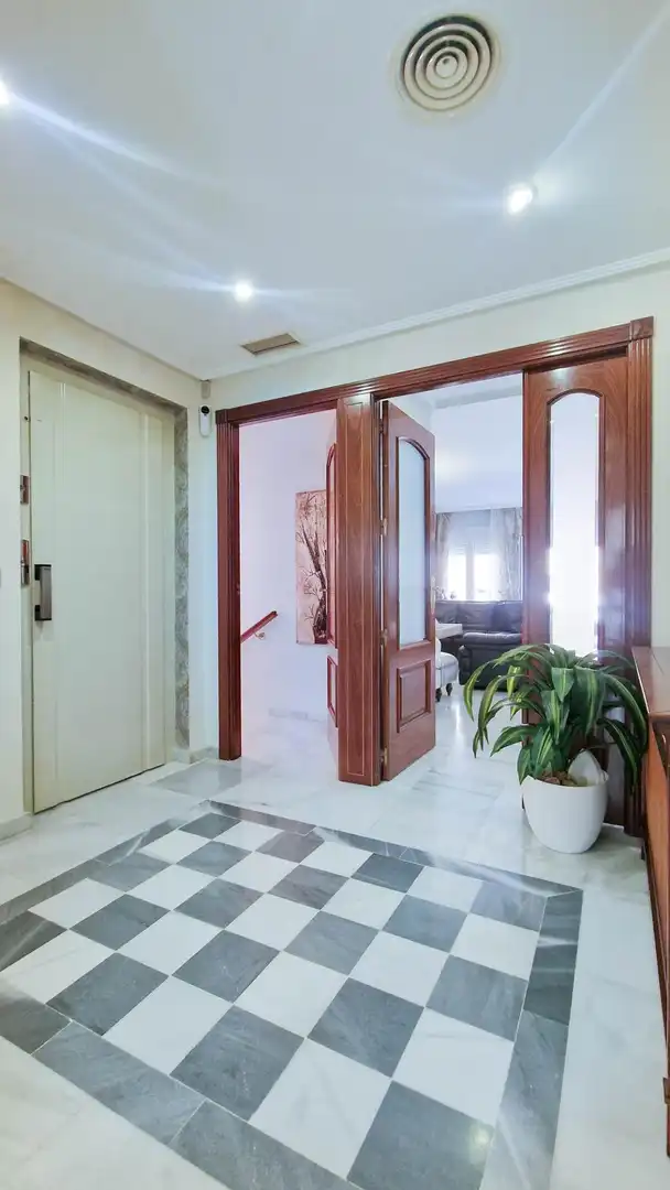 Casa adosada en venda en Badajoz amb Aire condicionat, Jardí privat i Terrassa