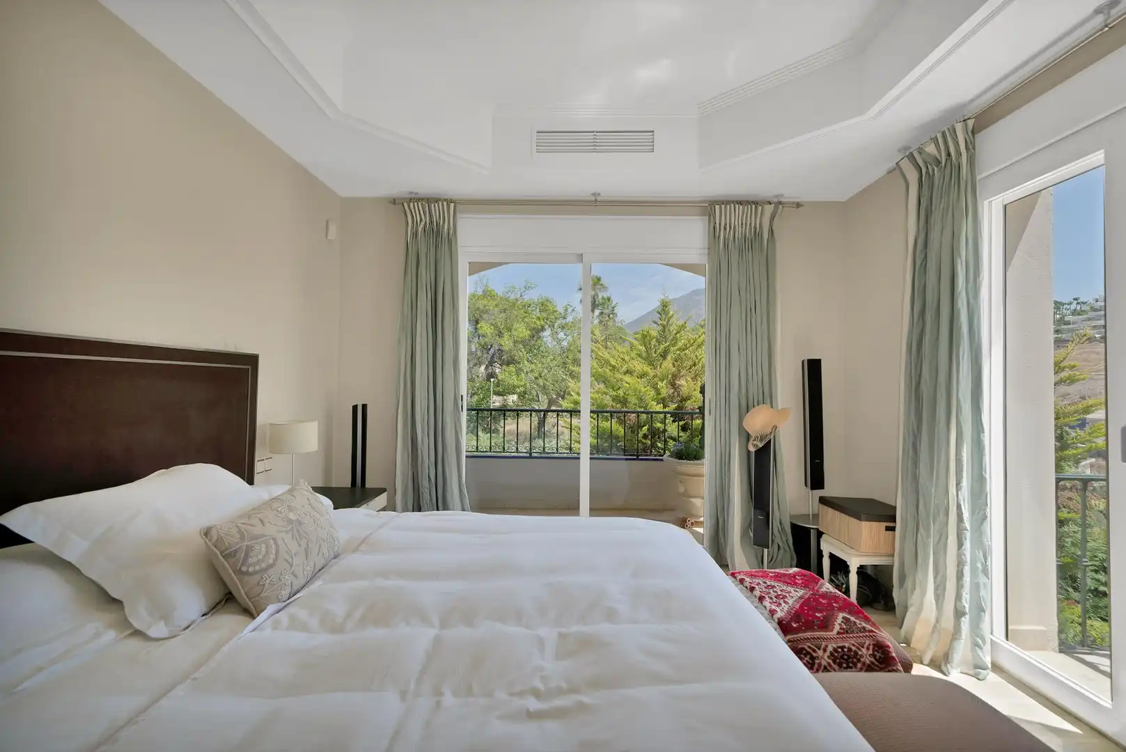 Bedroom of Apartments for sale in Marbella  with Air Conditioner, Heating and Private garden