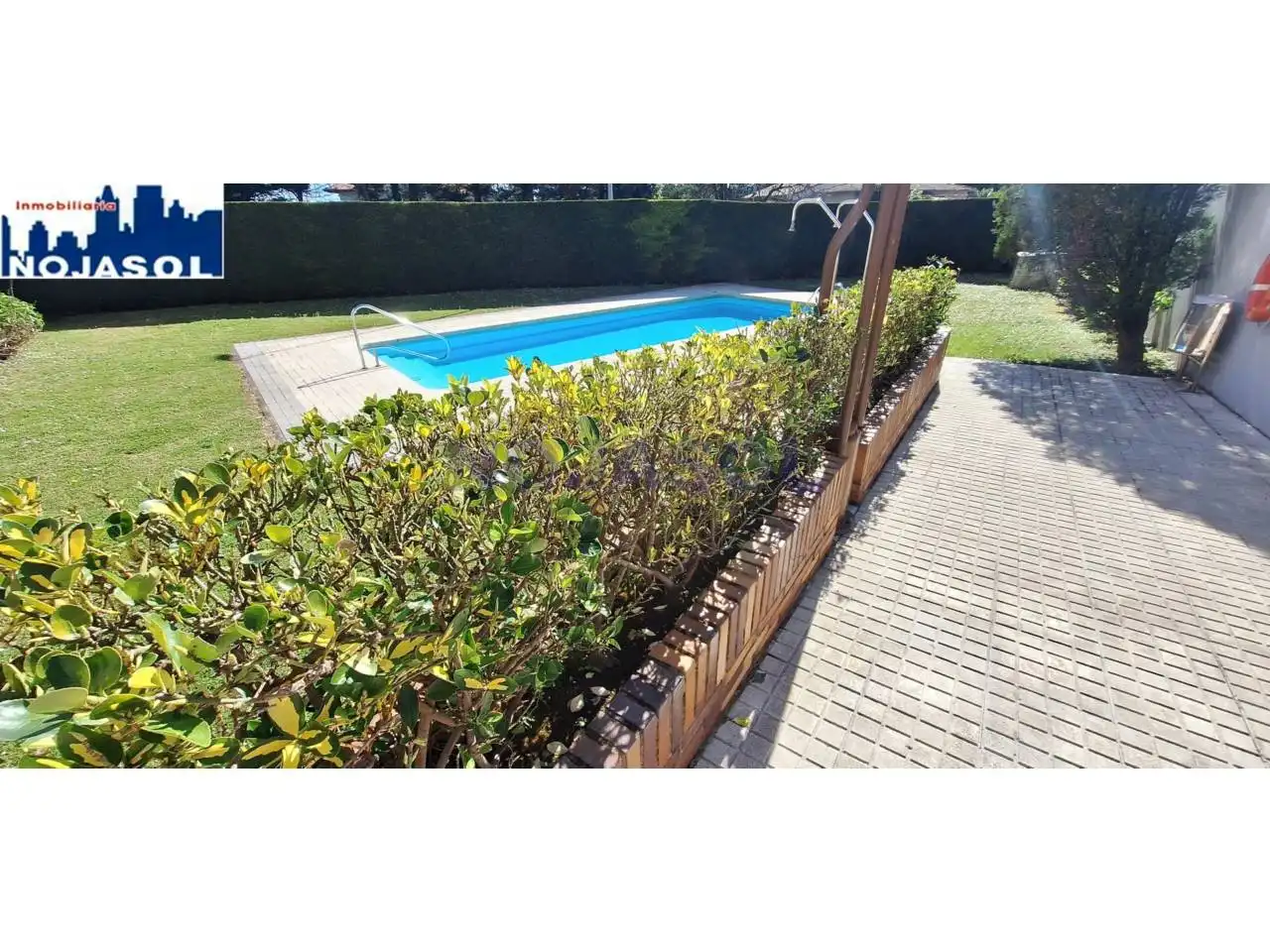 Piscina de Apartament de lloguer en Noja amb Calefacció, Terrassa i Moblat