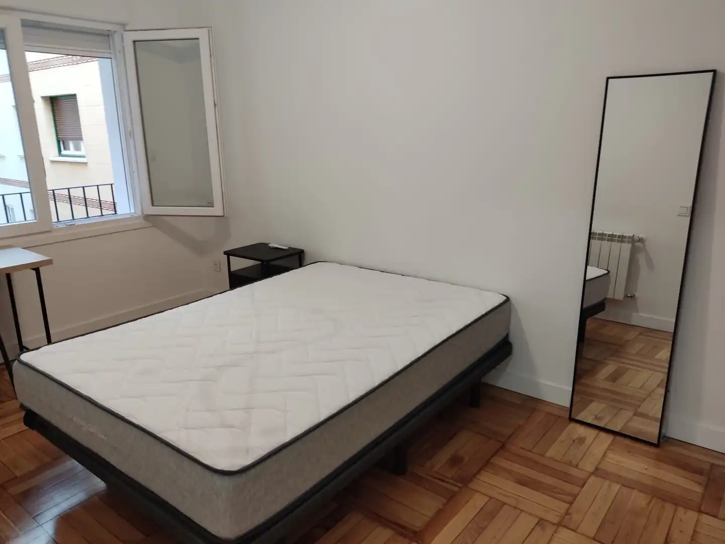 Bedroom of Flat for share in Madrid  with Heating, Furnished and Oven
