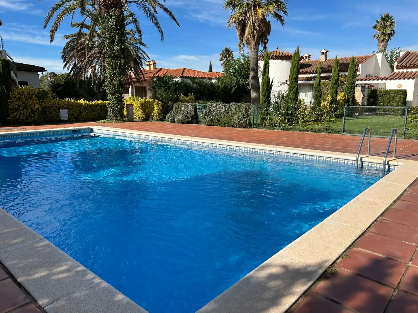 Piscina de Casa adosada en venta en Torroella de Fluvià con Aire acondicionado, Calefacción y Jardín privado