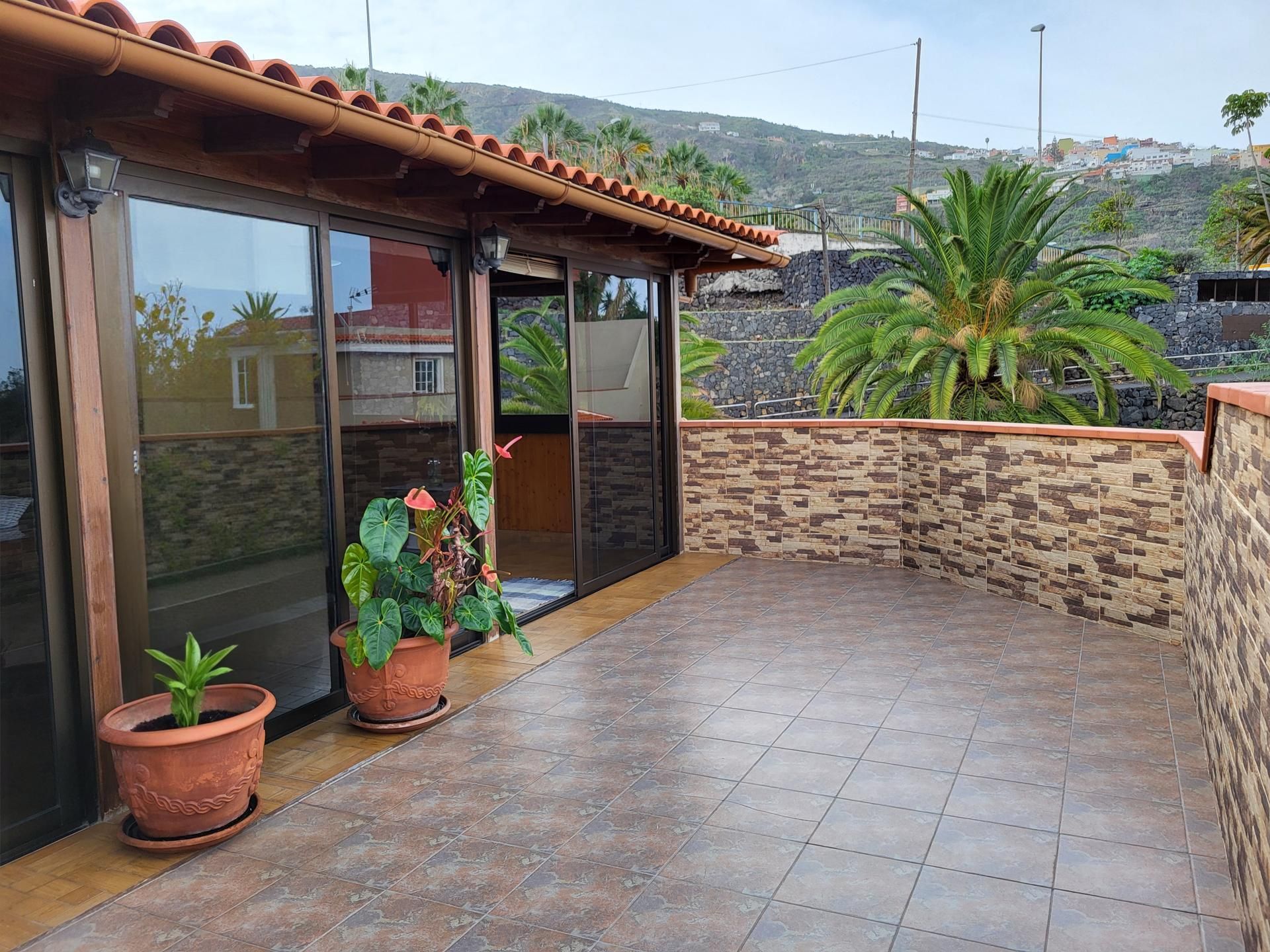 Terrasse von Einfamilien-Reihenhaus zum Verkauf in Icod de los Vinos mit Terrasse, Abstellraum und Balkon