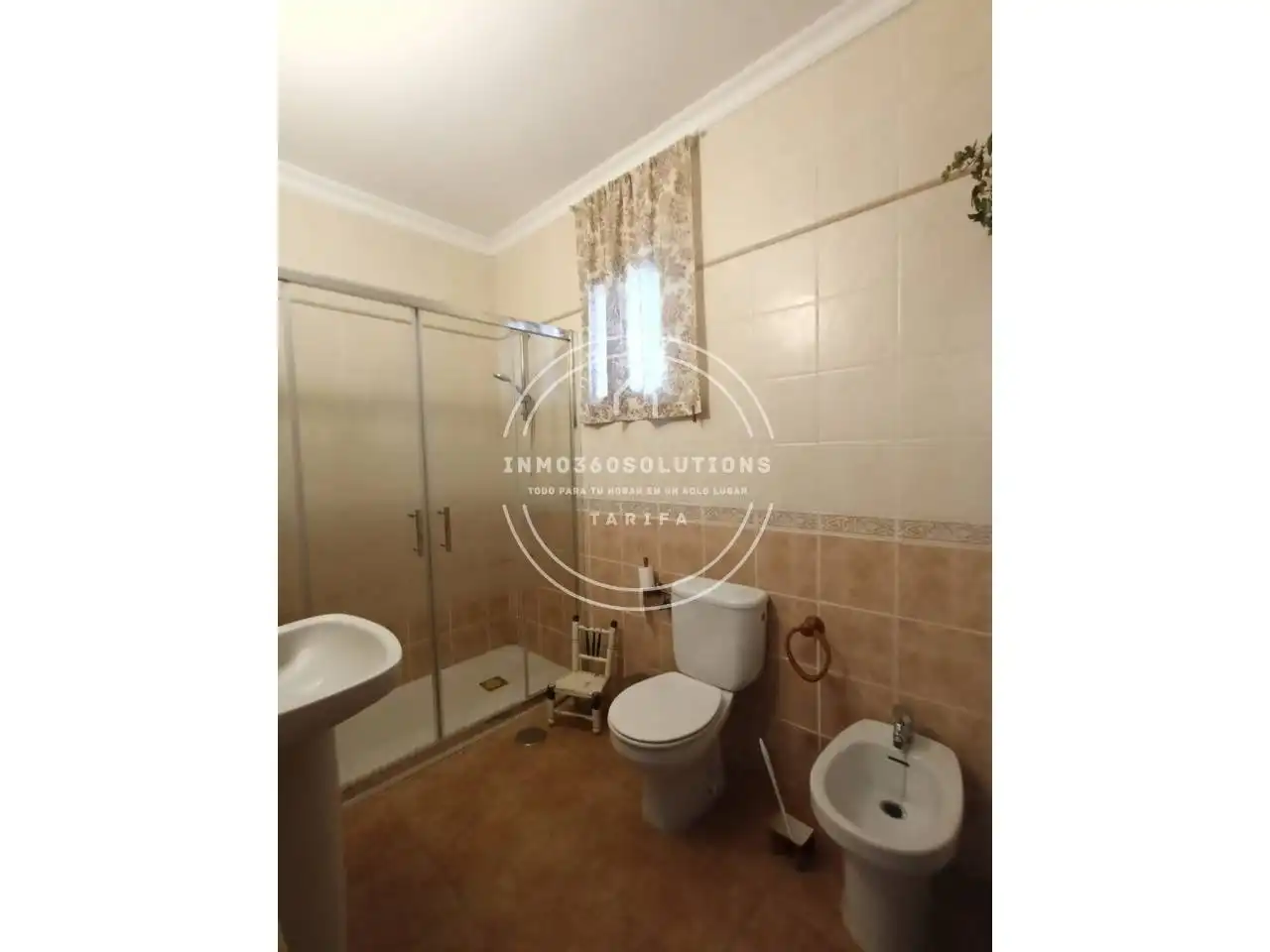 Bany de Casa o xalet en venda en La Línea de la Concepción amb Aire condicionat, Jardí privat i Terrassa
