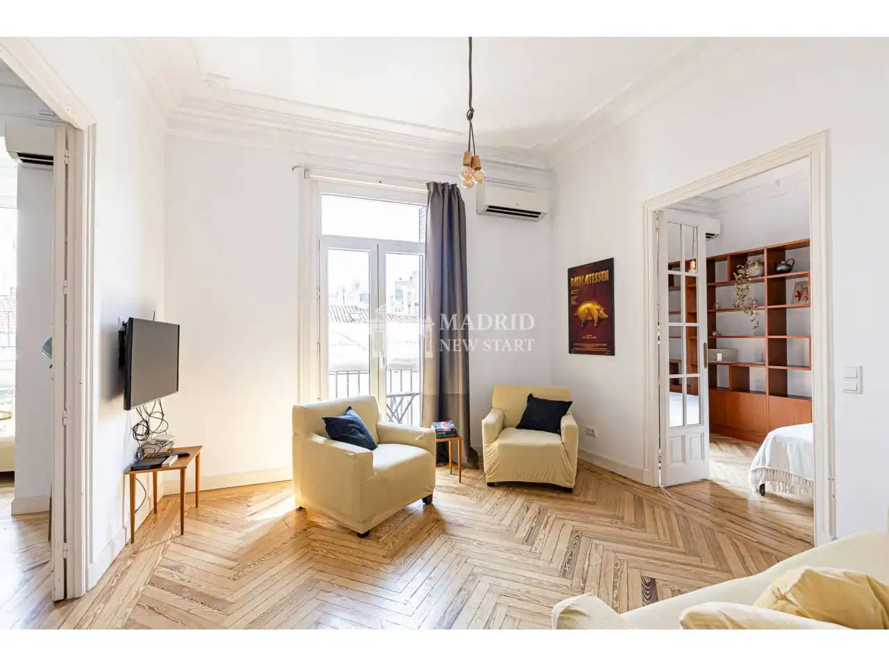 Living room of Flat for rent in Madrid  with Air Conditioner, Heating and Parquet flooring