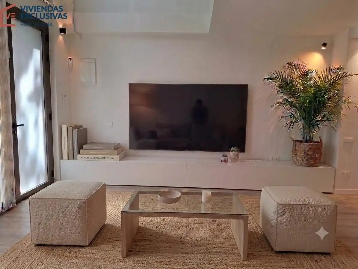 Sala de estar de Dúplex en venta en Barcelona con Parquet, Balcón y Alarma