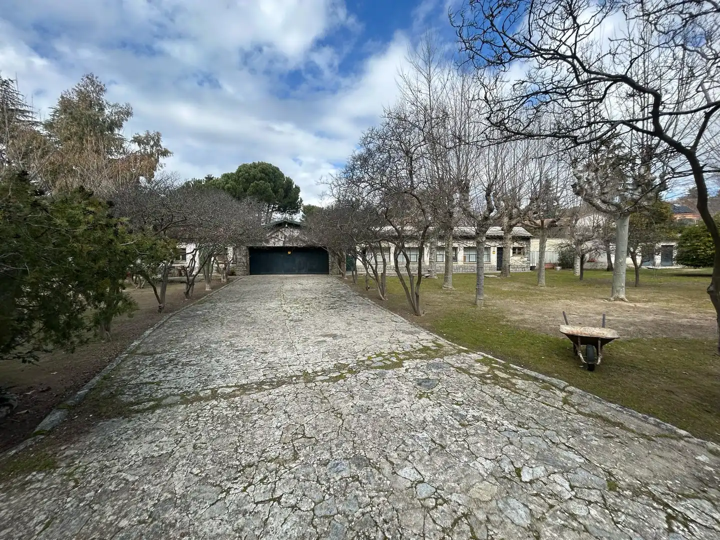 Vista exterior de Casa o chalet en venta en Torrelodones con Calefacción, Jardín privado y Parquet