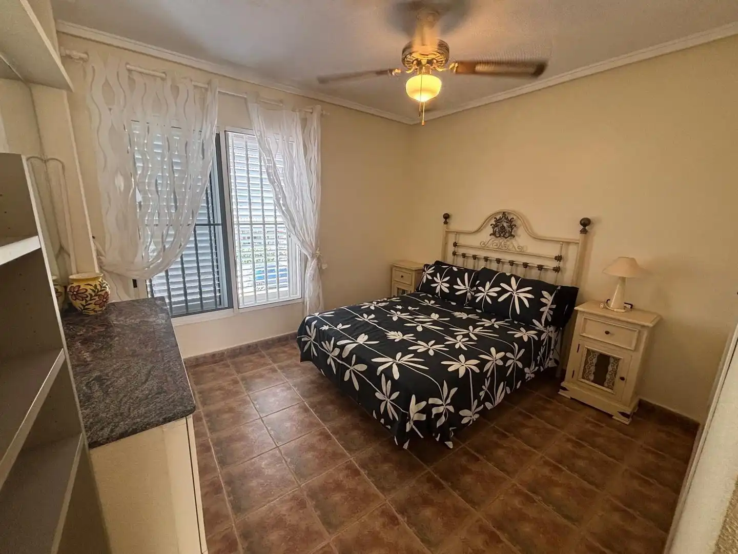 Habitación de Casa o chalet en venta en Torrevieja con Terraza y Piscina comunitaria