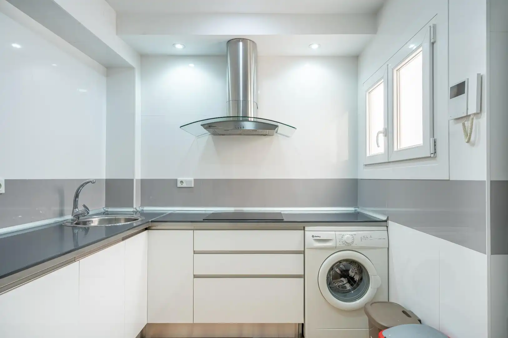 Küche von Wohnung zur Miete in Almería mit Klimaanlage, Heizung und Terrasse