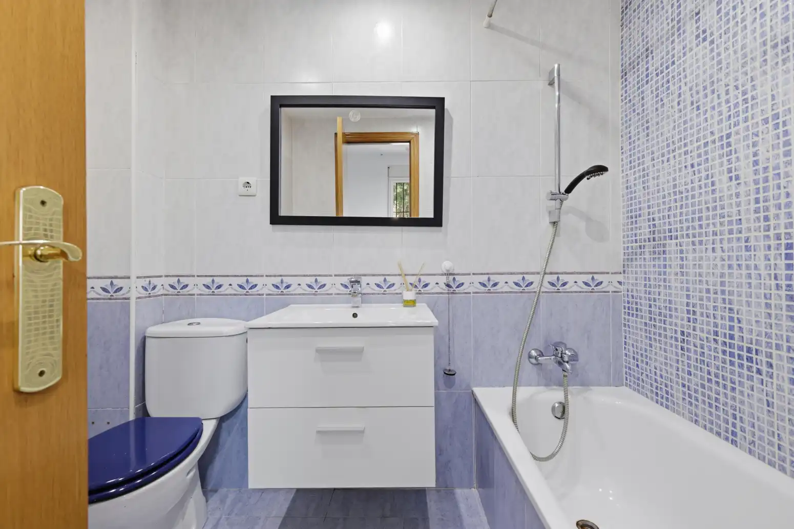 Badezimmer von Wohnung zum Verkauf in Alaquàs mit Klimaanlage, Terrasse und Abstellraum