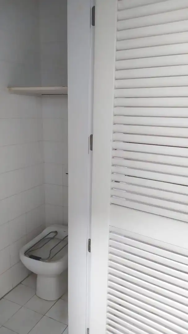 Badezimmer von Geschaftsraum zur Miete in Málaga mit Klimaanlage