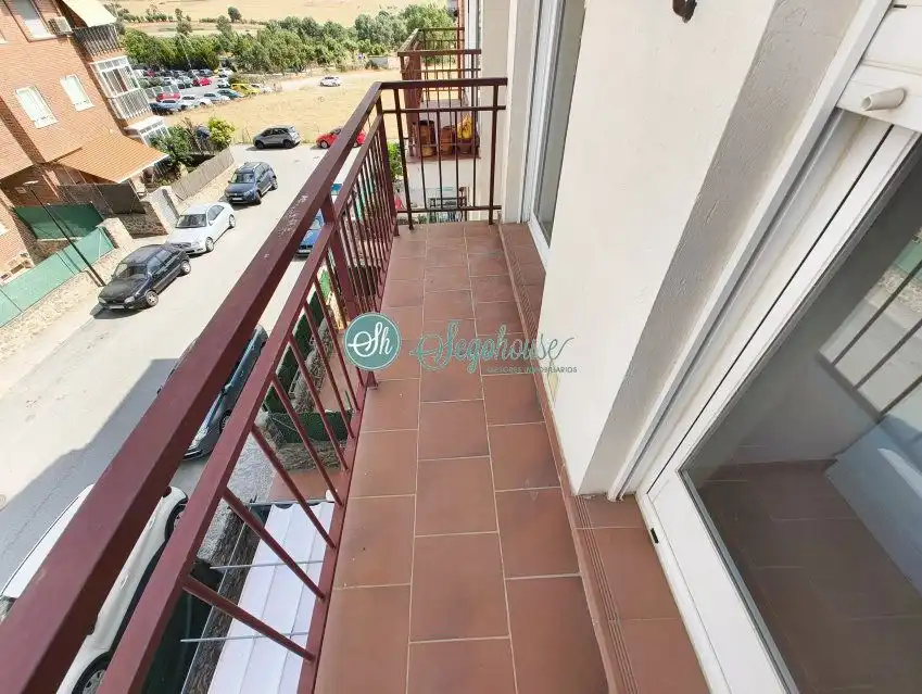 Terraza de Piso en venta en San Cristóbal de Segovia con Calefacción, Trastero y Balcón