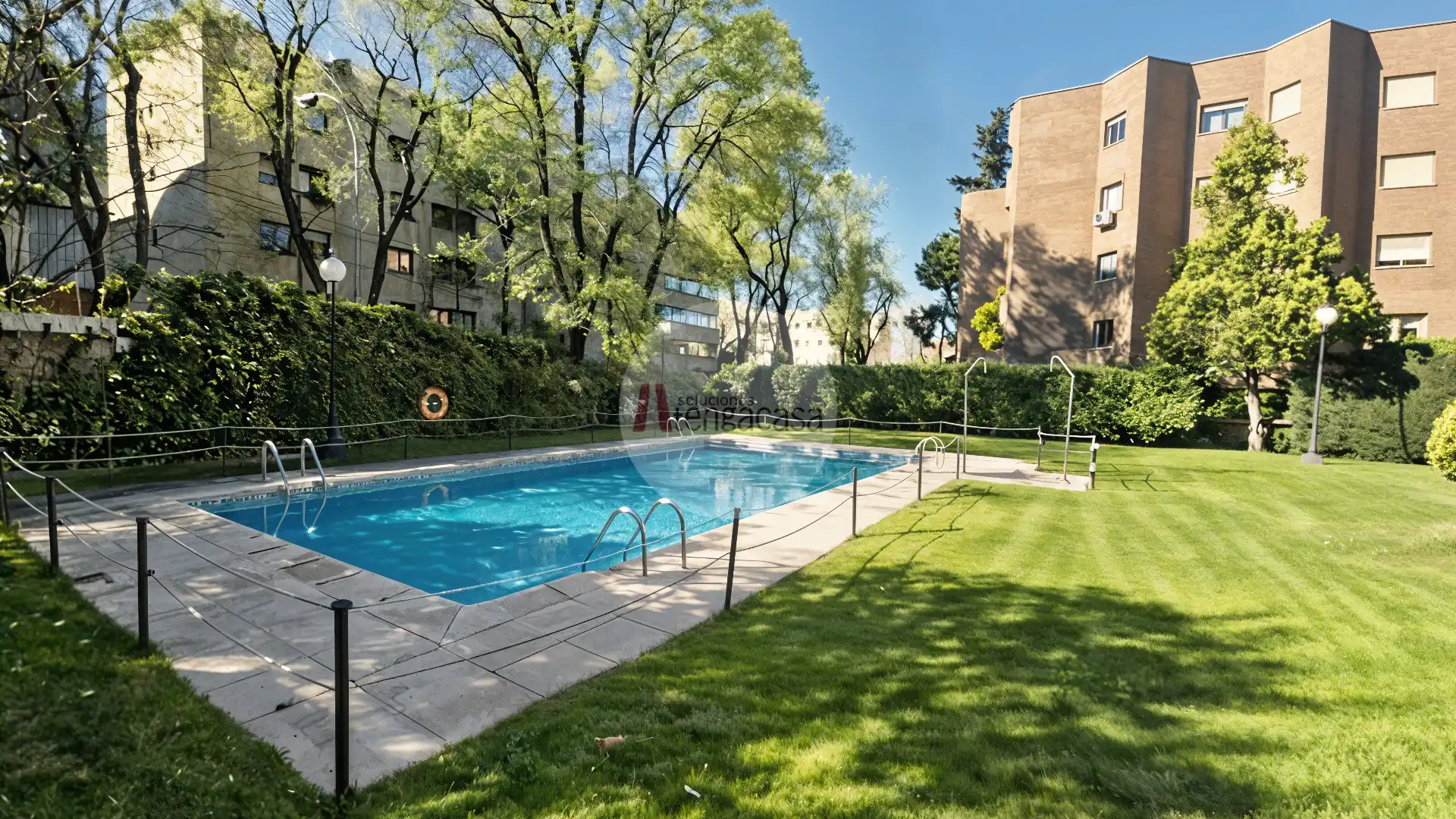 Piscina de Piso en venta en  Madrid Capital con Calefacción, Parquet y Terraza