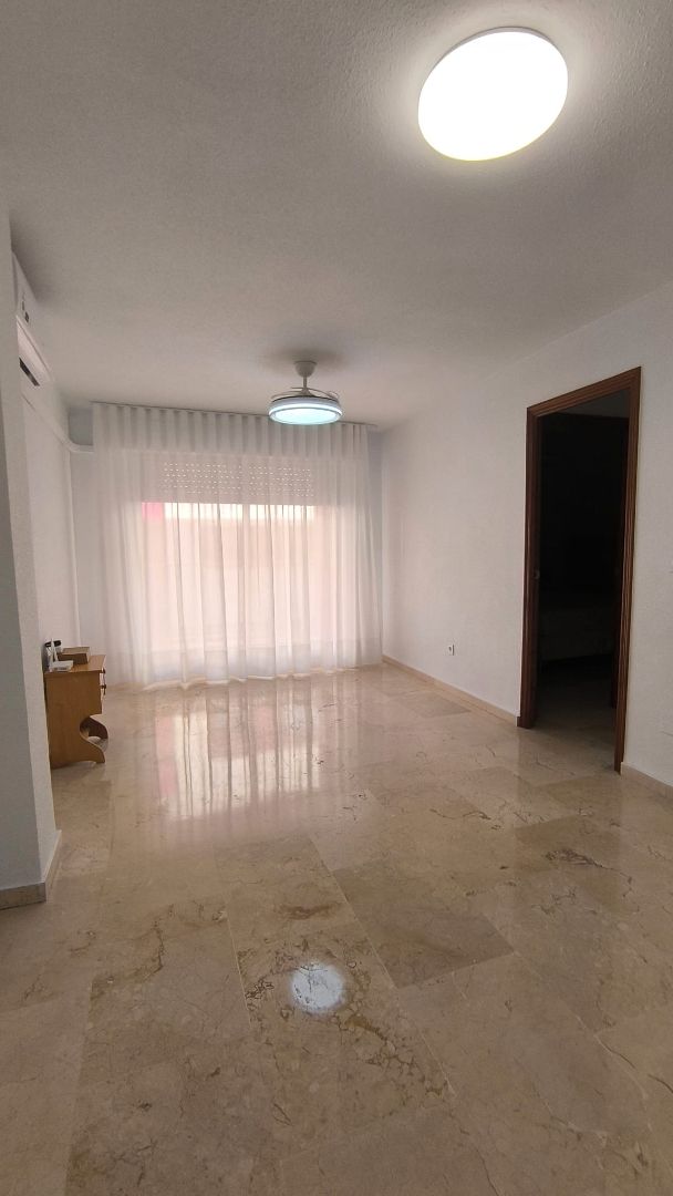 Schlafzimmer von Wohnung miete in San Pedro del Pinatar mit Klimaanlage und Ofen