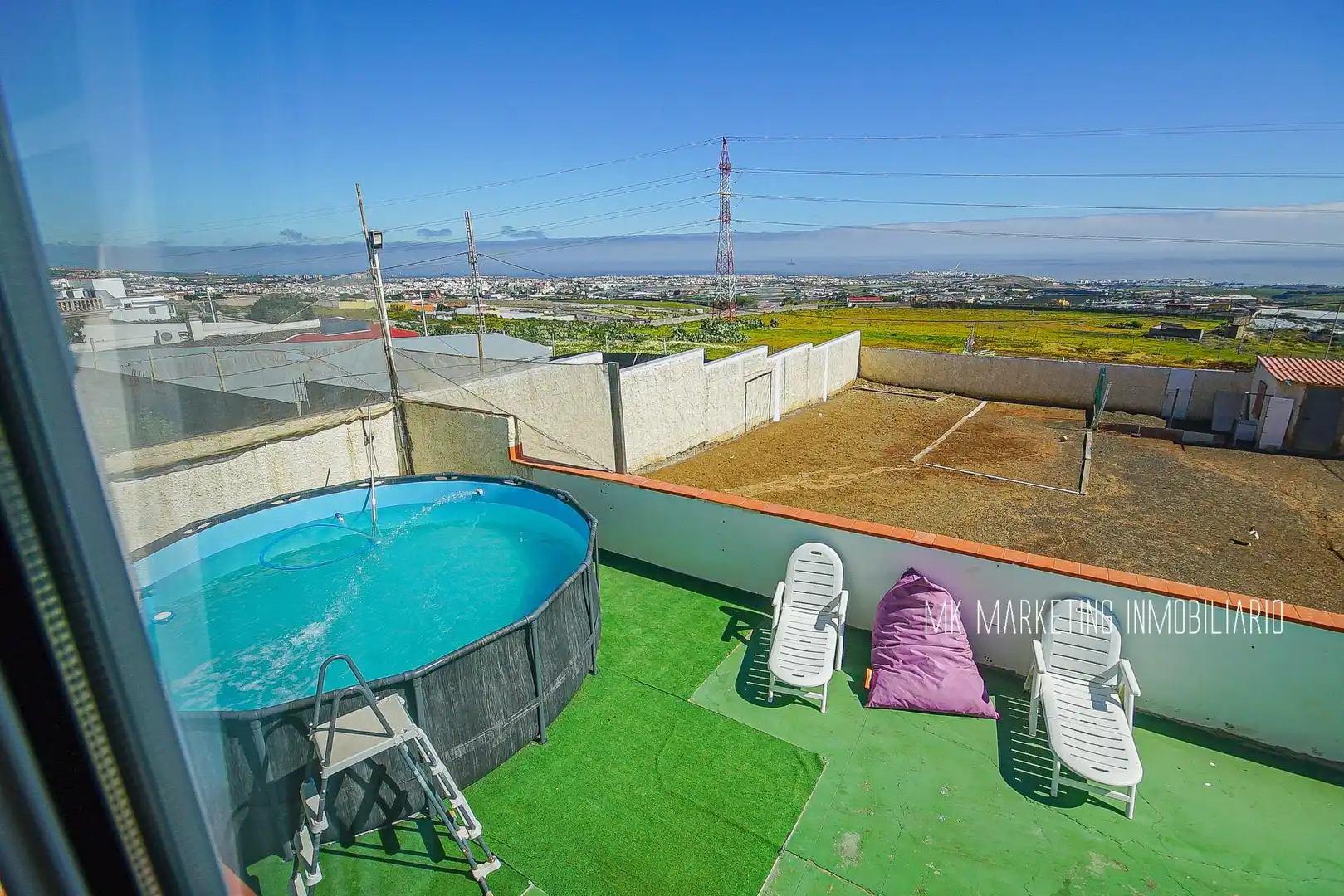 Piscina de Casa o xalet en venda en Telde amb Jardí privat, Terrassa i Traster