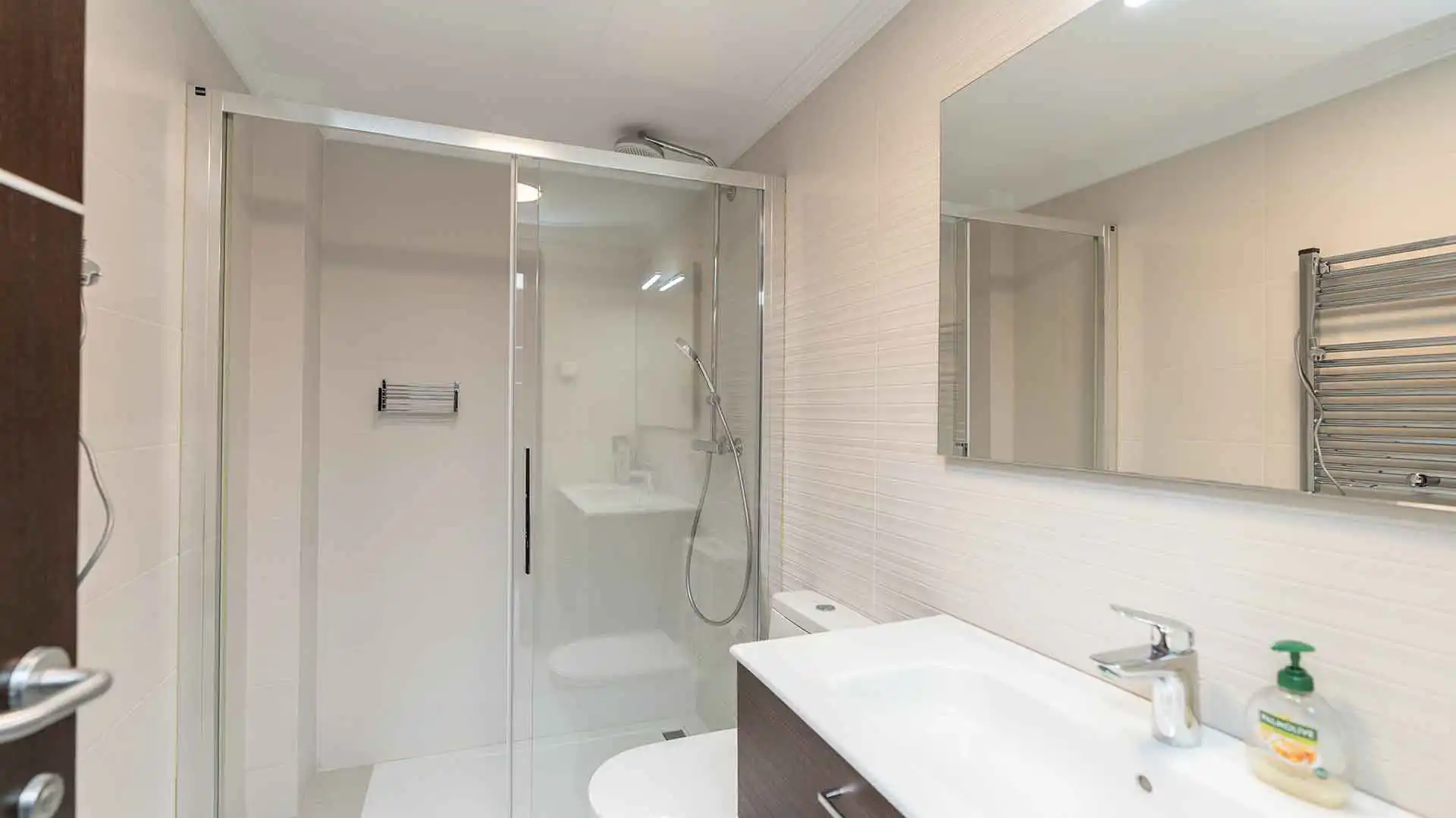 Baño de Casa o chalet de alquiler en Marbella con Aire acondicionado, Jardín privado y Terraza