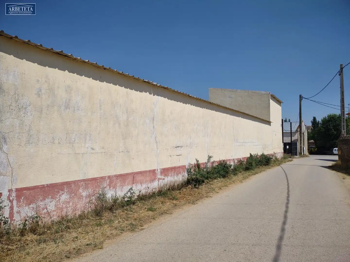 Vista exterior de Nave industrial en venta en Sacecorbo