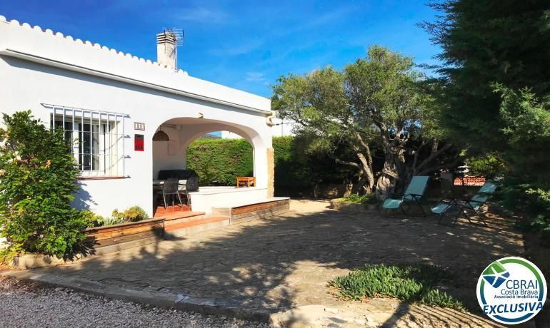 Exterior view of House or chalet for sale in Roses  with Air Conditioner, Storage room and Swimming Pool