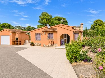 House with pool for sale in Carrer Riu Duero, L'Alfàs del Pi, Spain 3