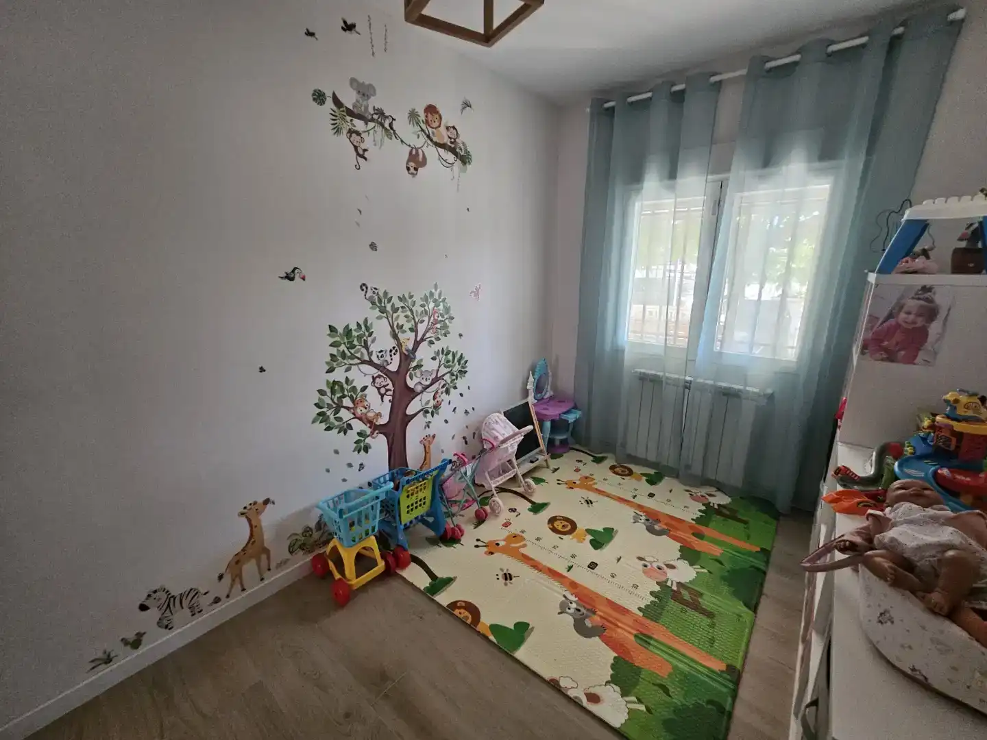 Dormitori de Casa o xalet en venda en Villena amb Aire condicionat i Piscina
