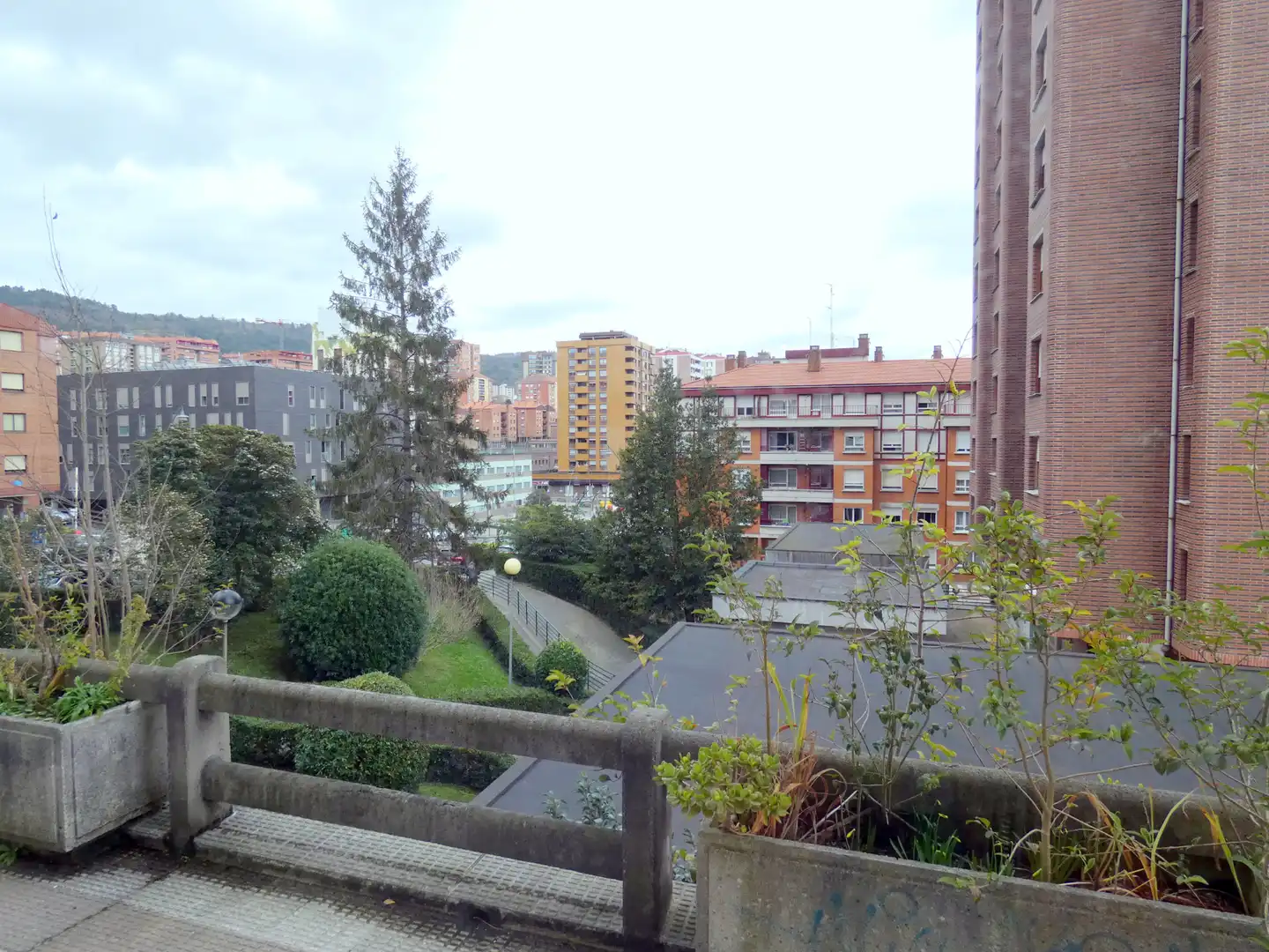 Vista exterior de Local en venta en Bilbao  con Calefacción y Amueblado
