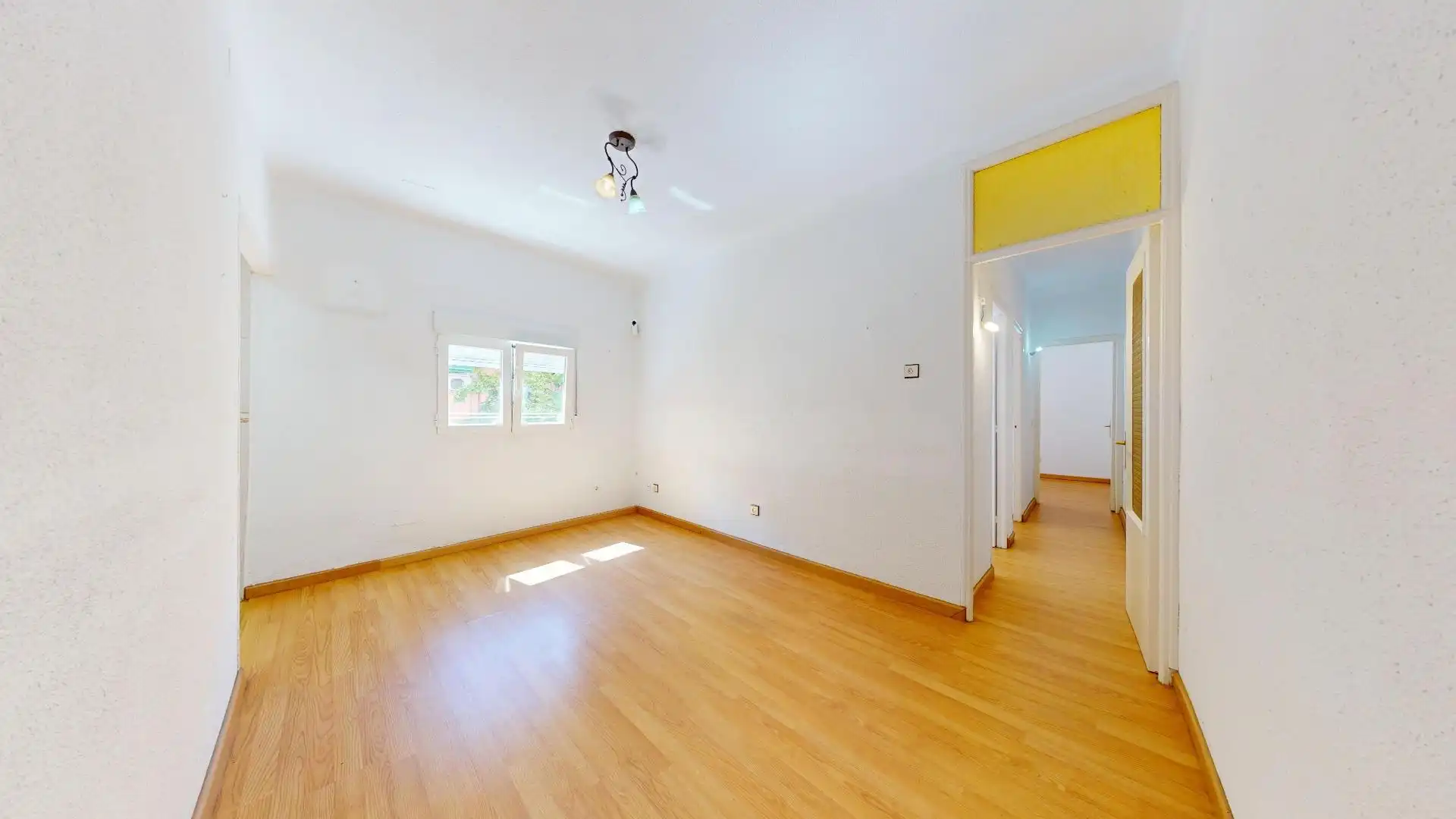 Flat with lift for sale in Calle Benadalid, imagen 2