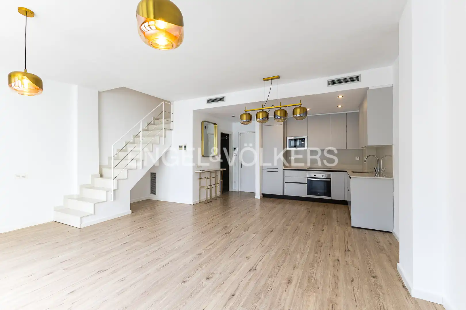 Sala d'estar de Pis en venda en Barcelona amb Aire condicionat, Calefacció i Jardí privat