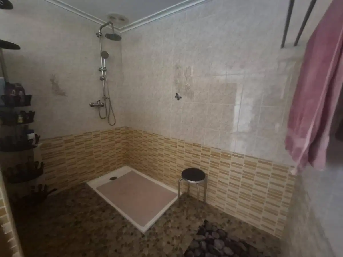 Bany de Casa o xalet de lloguer en Crevillent amb Calefacció, Terrassa i Piscina