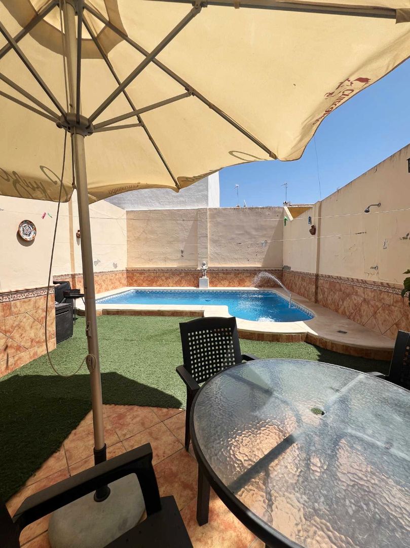 Swimming pool of House or chalet for sale in Aguadulce (Sevilla)  with Storage room and Swimming Pool