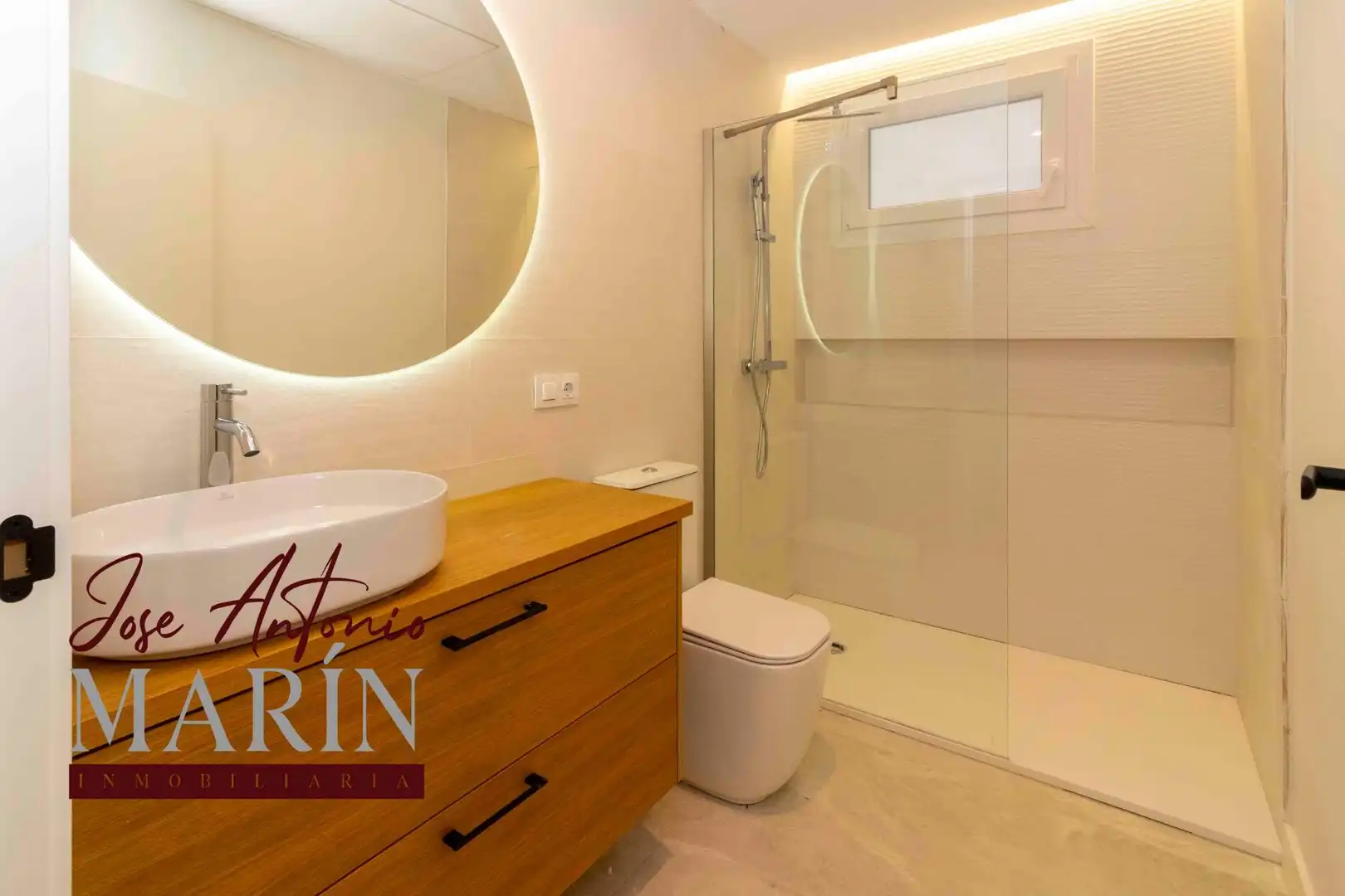 Bany de Apartament en venda en Badajoz amb Aire condicionat