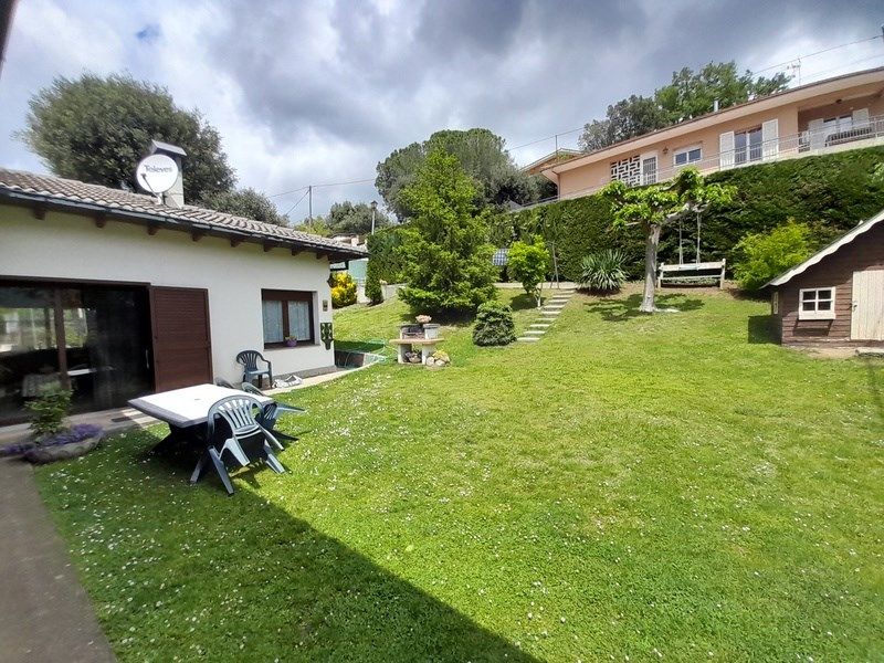 Jardín de Casa o chalet de alquiler en La Vall d'en Bas con Calefacción y Trastero