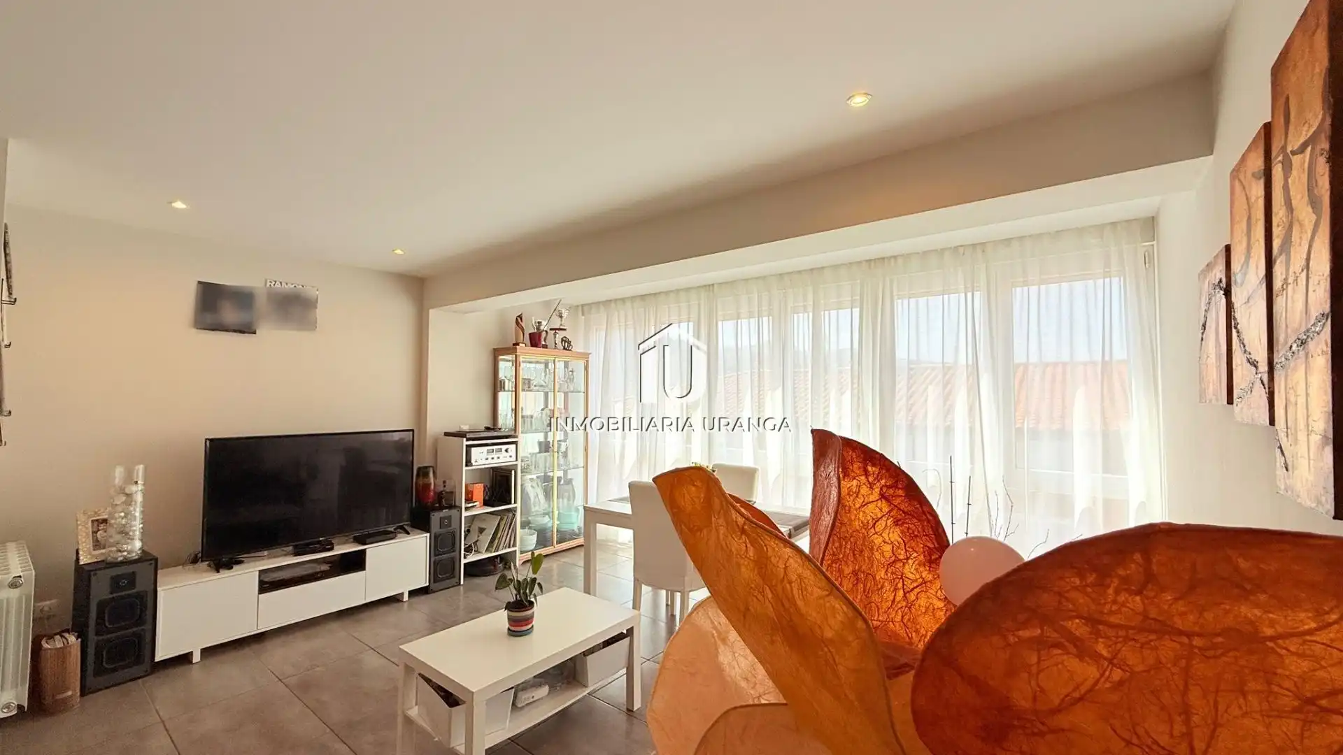 Sala d'estar de Pis en venda en Laredo amb Calefacció i Terrassa