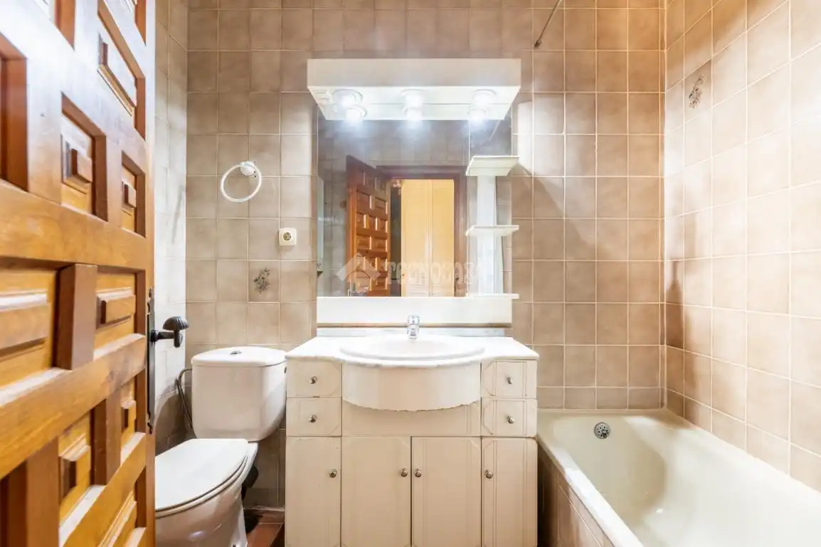 Baño de Casa adosada en venta en Torrelodones con Calefacción, Jardín privado y Terraza