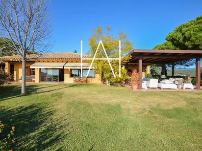 Jardí de Casa o xalet de lloguer en Sant Vicenç de Montalt amb Aire condicionat, Terrassa i Piscina