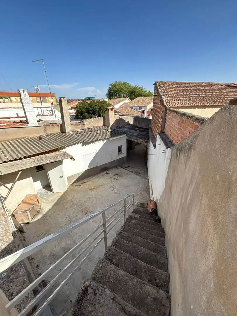 Außenansicht von Country house zum Verkauf in Viso del Marqués mit Balkon