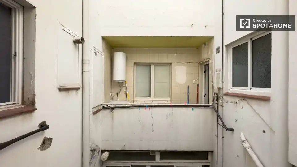 Room in Centre