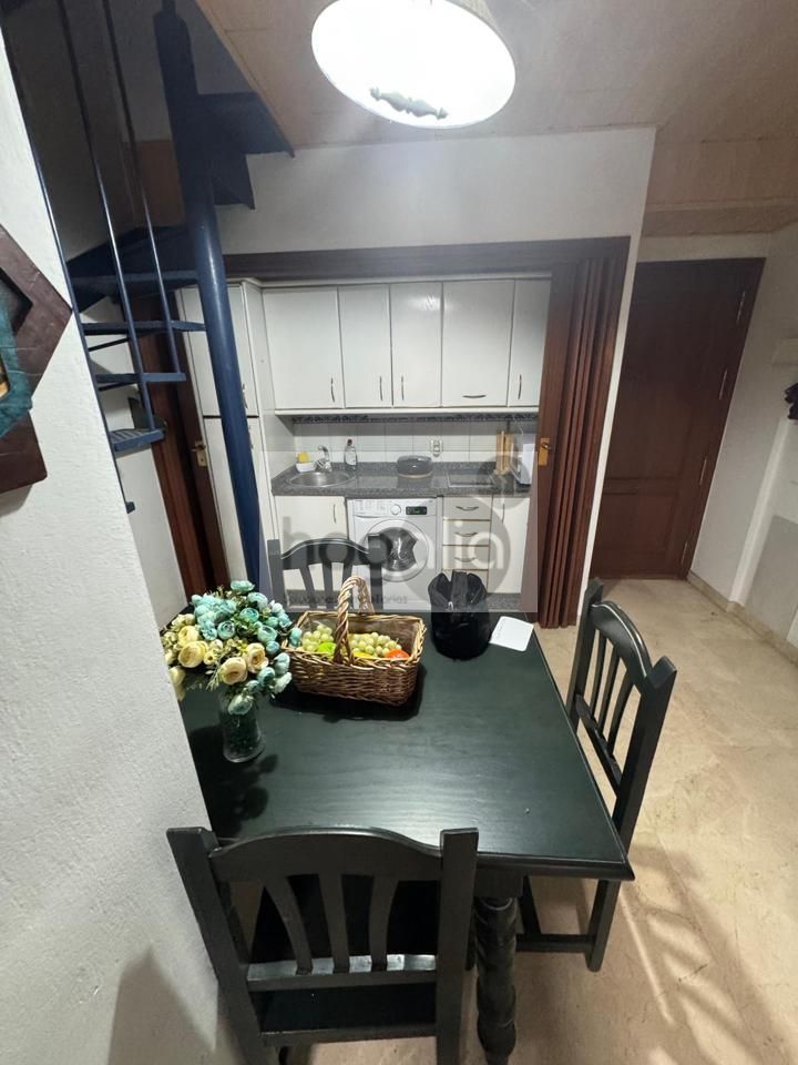 Cocina de Planta baja de alquiler en  Sevilla Capital con Aire acondicionado y Amueblado