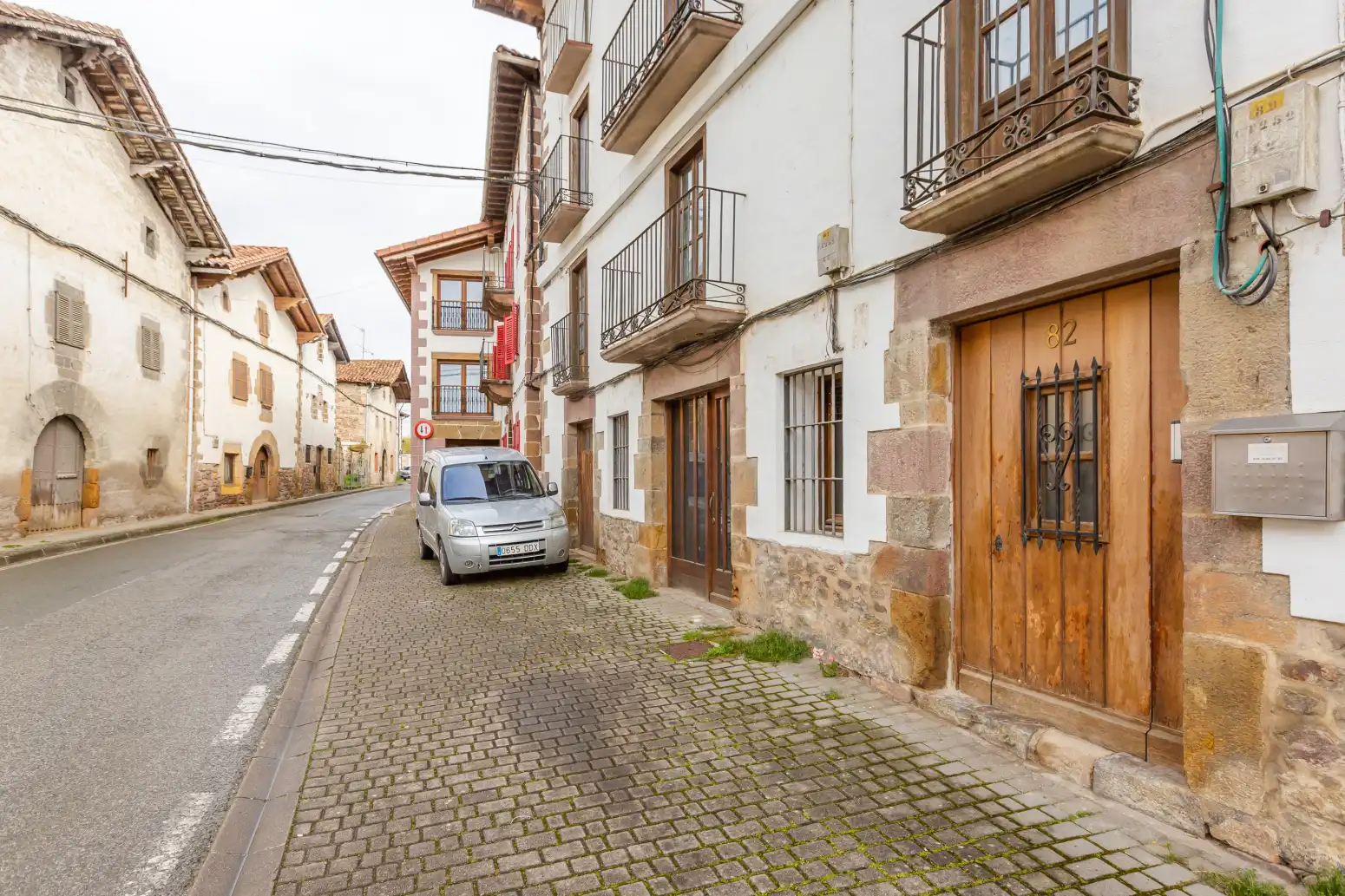 Vista exterior de Pis en venda en Anue amb Parquet, Traster i Balcó