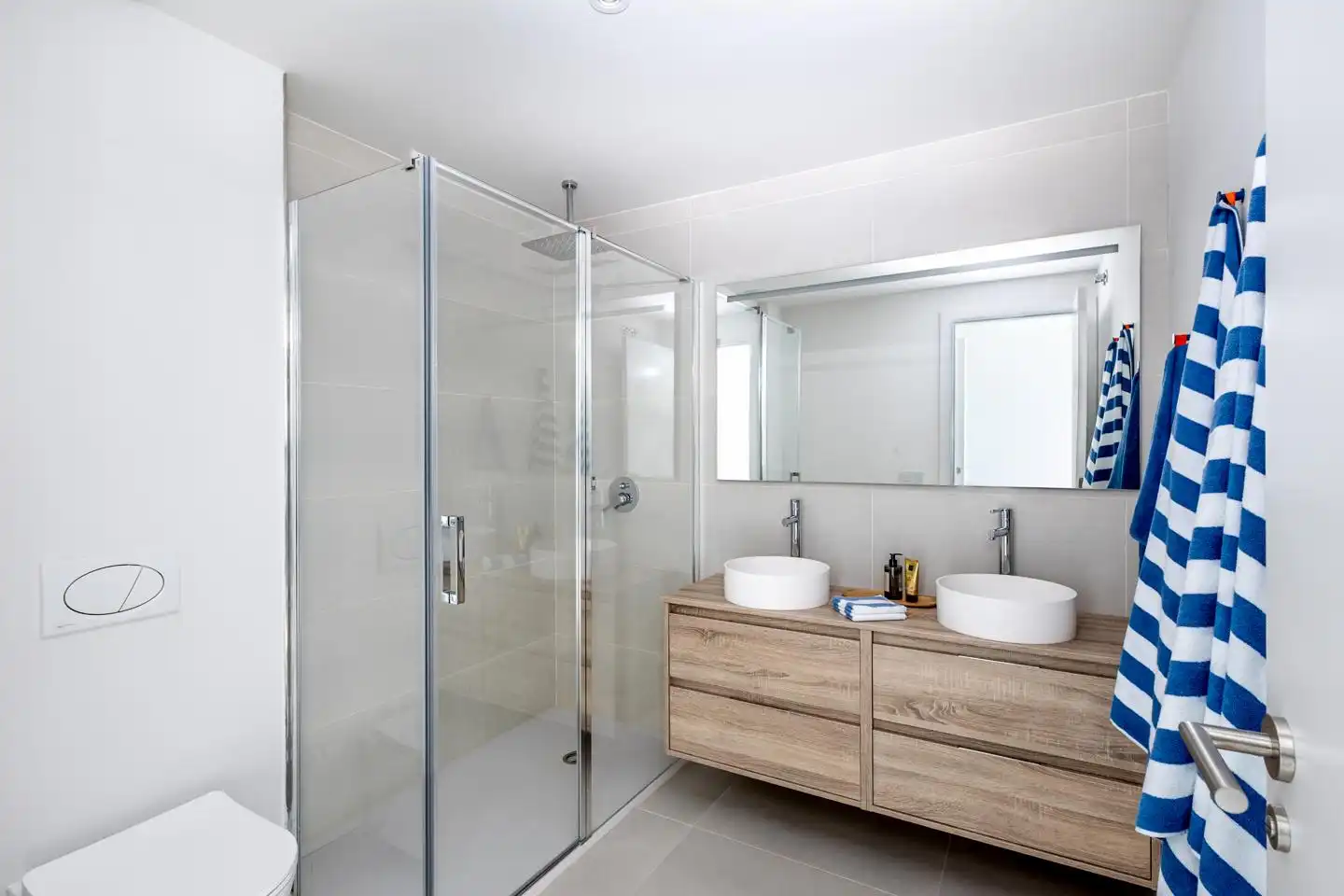 Badezimmer von Wohnung zum Verkauf in Fuengirola mit Terrasse und Schwimmbad