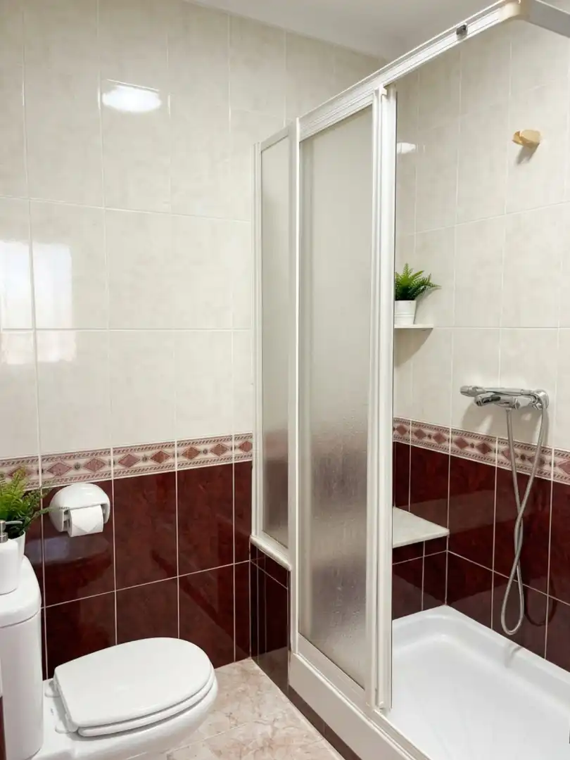 Baño de Piso en venta en Málaga con Aire acondicionado y Amueblado