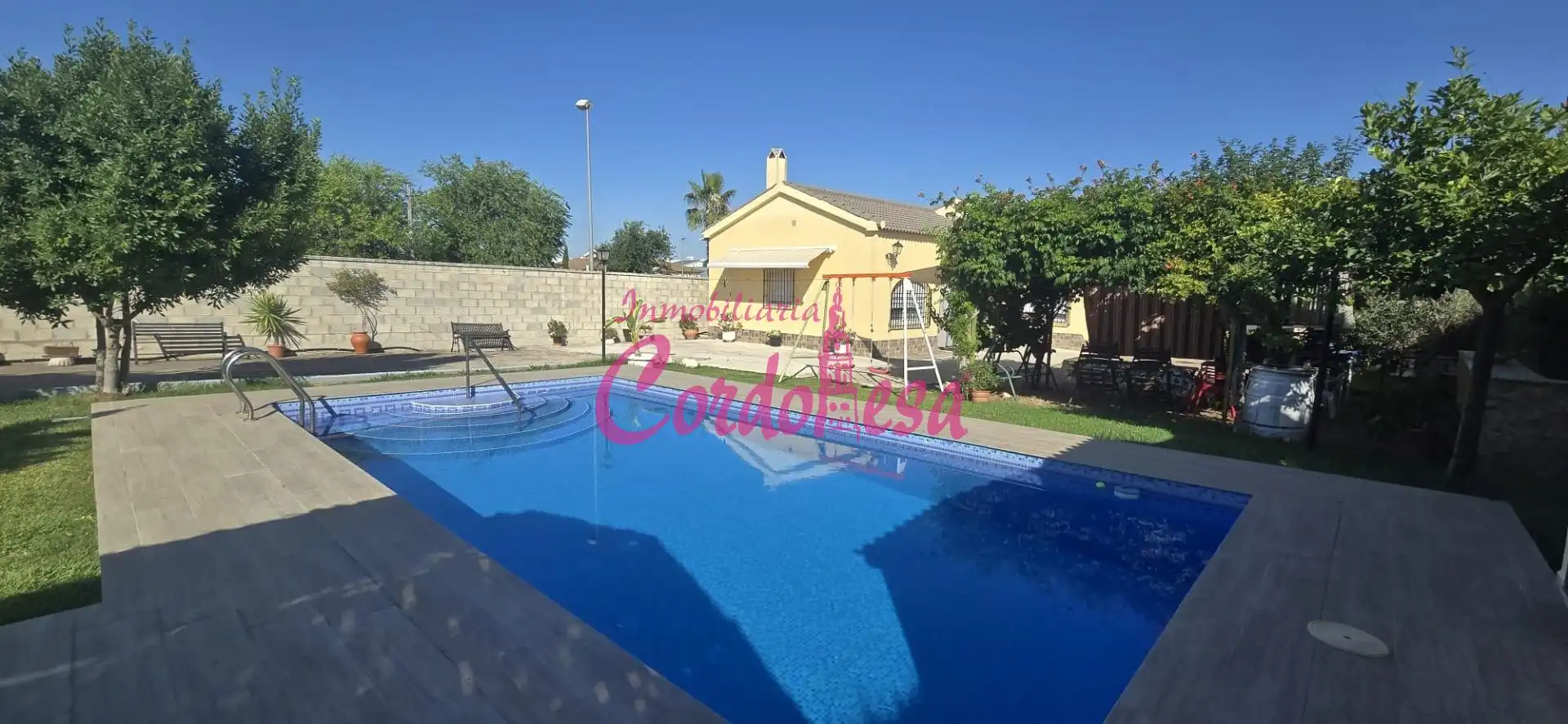 Villa mit Pool zum Verkauf in La Carlota