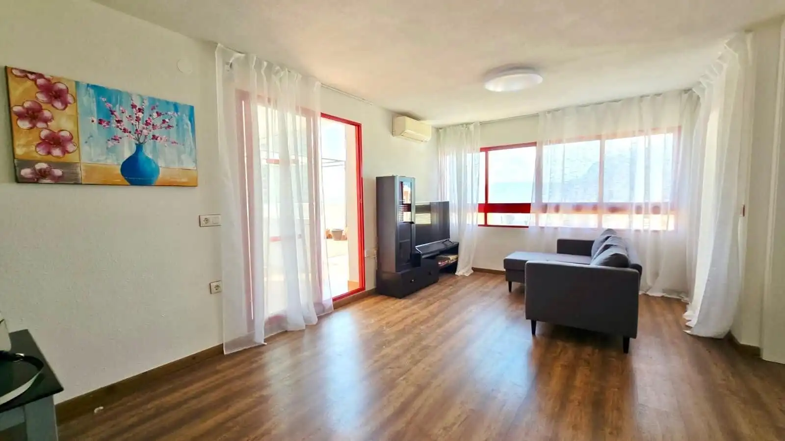 Sala d'estar de Àtic en venda en Benidorm amb Piscina comunitària